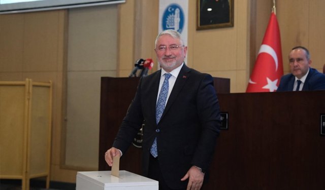 Başkanlık divanı ve Encümen üyeleri seçildi