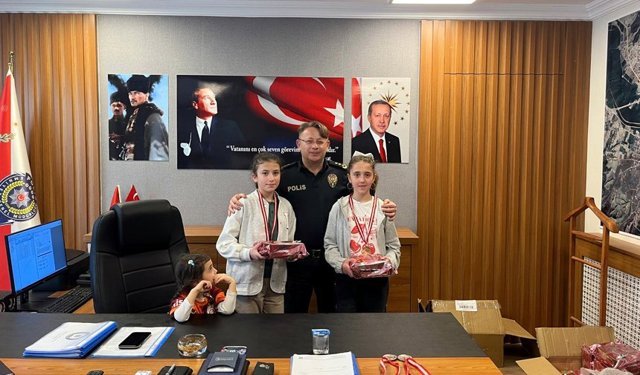 Polis çocukları Floor  Curling Turnuvasında yarıştı