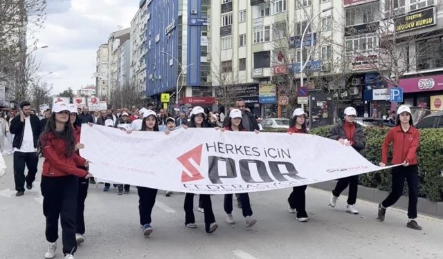 Sağlıklı yaşama dikkat çekmek için yürüdüLER