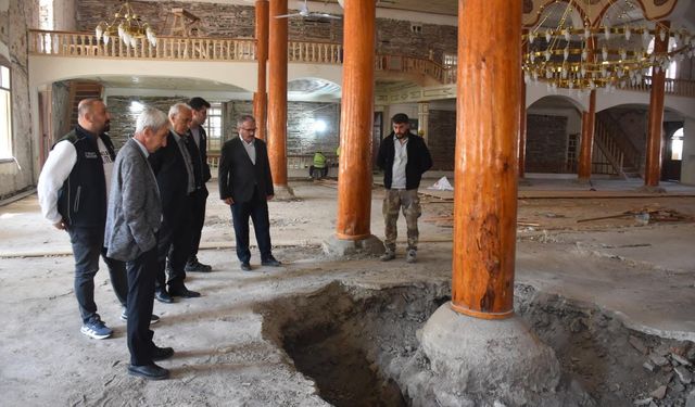 Çarşı Camisi yenileniyor