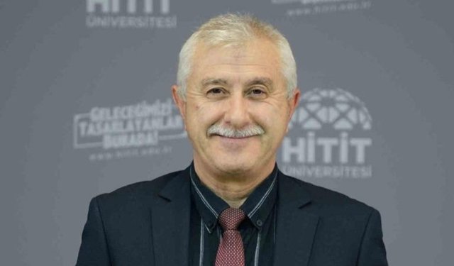 Dekan Mehmet Kutlu vefat etti