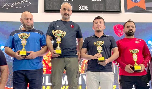 Şampiyonlar güreş turnuvasına katılım sevindirdi dereceler üzdü