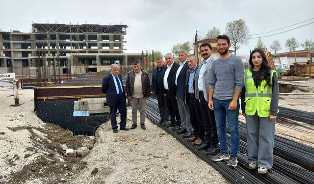 Motosikletçiler Plazası hızla yükseliyor