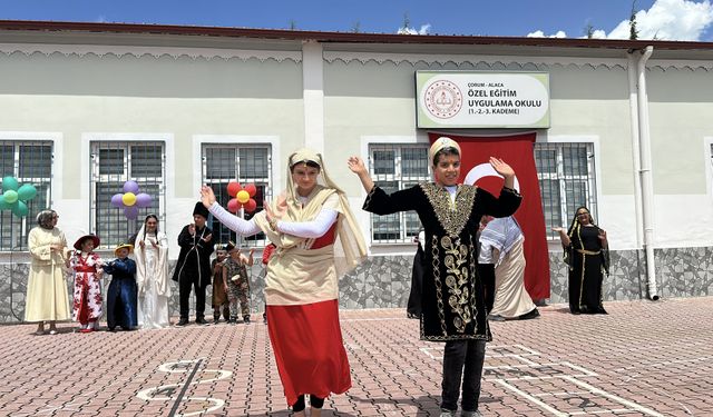 Engelliler Haftası'nı 8 ülkenin halk danslarıyla kutladı