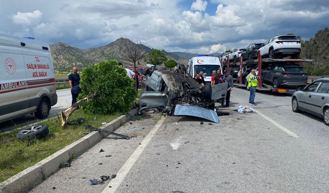 Takla atan otomobildeki 4 kişi yaralandı