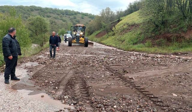 Çatak'ta yol açma çalışması