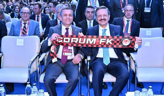 Hisarcıklıoğlu'na Çorum FK atkısı