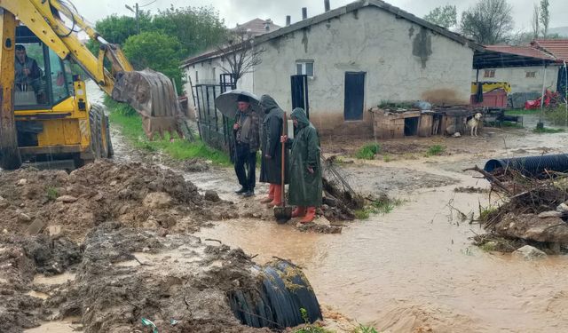 Çorum'da dereler taştı, tarım arazileri su altında kaldı