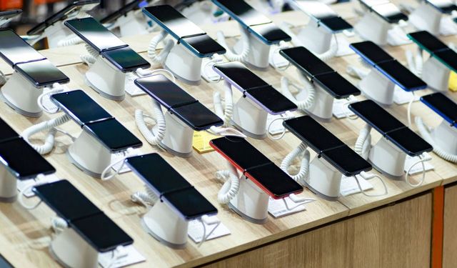 İki büyük telefon markası tek çatı altında toplandı