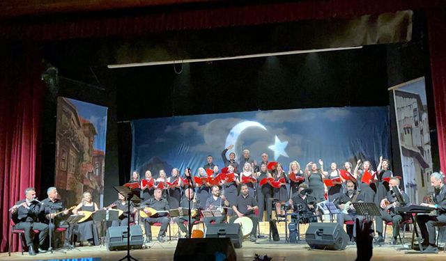 Eğitim-İş’ten coşku  dolu sanat gecesi