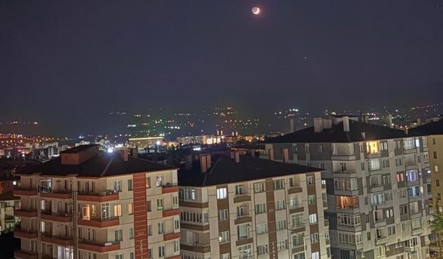 Çorum semalarında Ay ve Venüs buluşması
