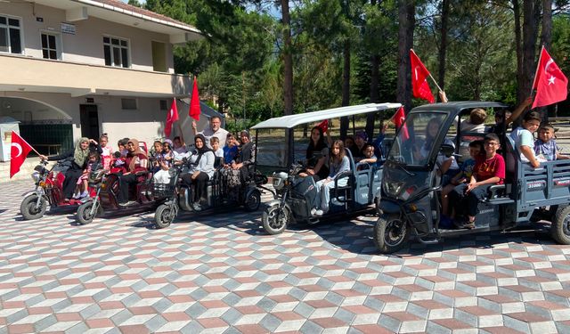 Elektrikli araçlarla yaz Kur'an kursu için konvoy düzenlendi