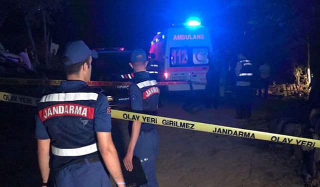 Komşuların kavgası kanlı bitti: 2 kişi silahla, 4 kişi darp sonucu yaralandı