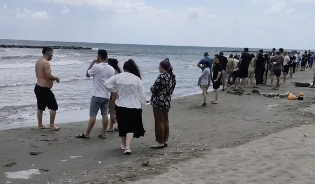 Karadeniz'de facia! Uyarıa rağmen denize girdiler!
