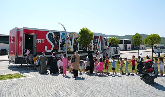 TRT Sinema Tırı, Çorum'da çocuklarla buluştu