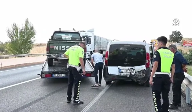 Kırıkkale-Çorum yolunda pikap ile otomobil çarpıştı