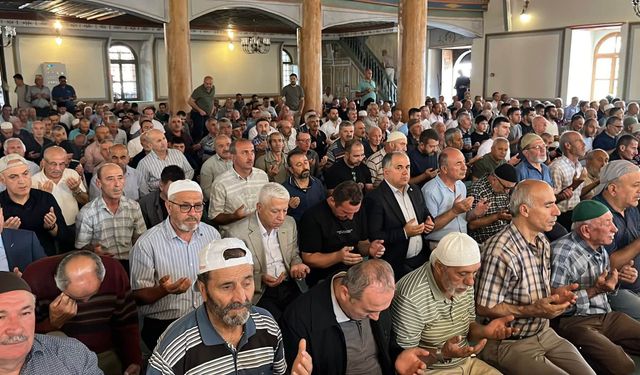 Şehitler için Kur’an-ı Kerim okundu, dualar edildi