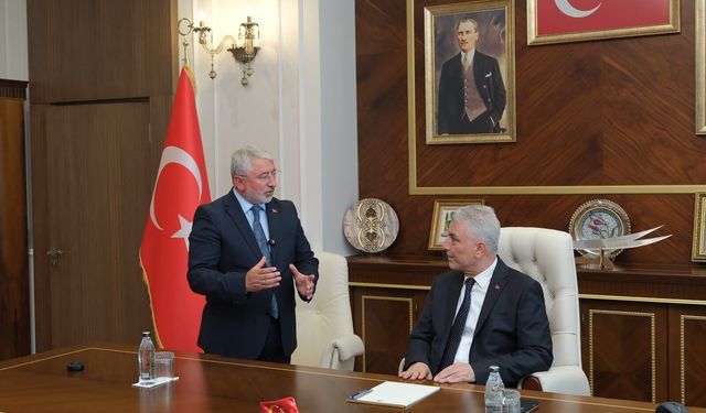 Bakan Bolat'tan belediyeye ziyaret