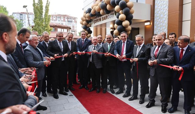 Baro yeni hizmet binasına kavuştu