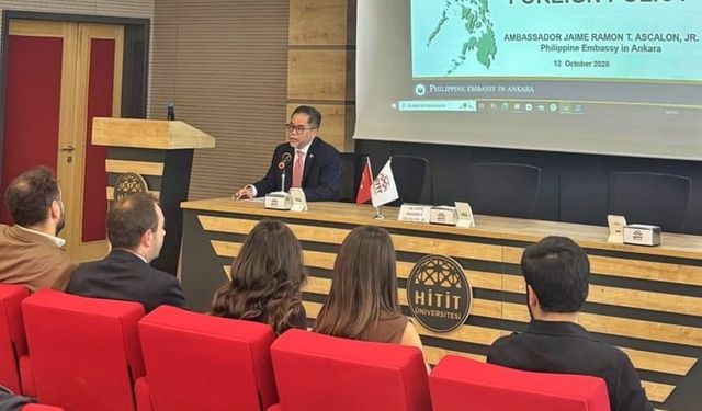HİTÜ'de diplomasi buluşması: Filipinler Büyükelçisi öğrencilerle bir araya geldi