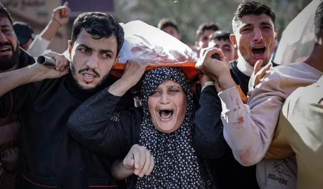 Gazze'de can kaybı 74 bin 370'e yükseldi