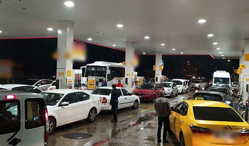 Gece yarısı benzine zam geldi