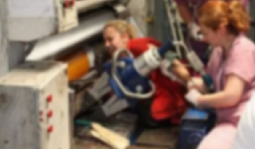 32 yaşındaki kadın kolunu pres makinesine kaptırdı