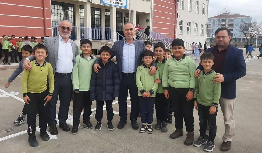 Diyanet-Sen’den imam olmak  isteyen öğrenciye hediye