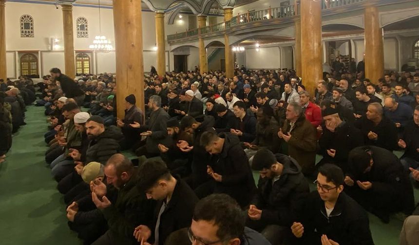 Bu camilerde hatimle teravih namazı kılınacak