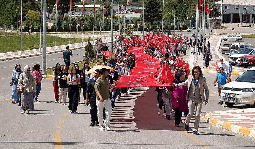 Çorum'da "Şehitlere Saygı ve Vefa Yürüyüşü" yapıldı