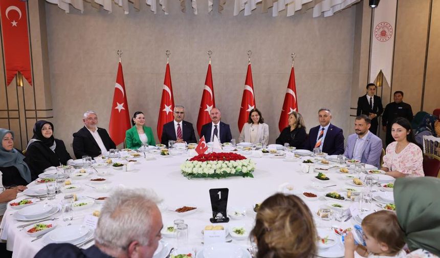 '15 Temmuz'un mirasına sahip çıkma kararlılığımızı bir kez daha hep birlikte dile getiriyoruz'