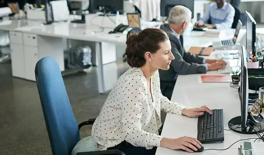 Kadın memurun doğum sonrası izni 16 haftaya çıkıyor