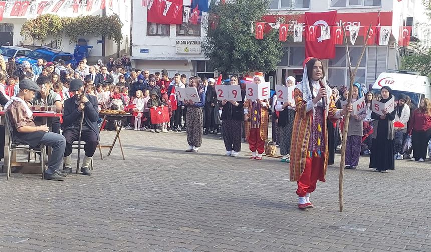 Oğuzlar'da Cumhuriyet Bayarmı sevinci