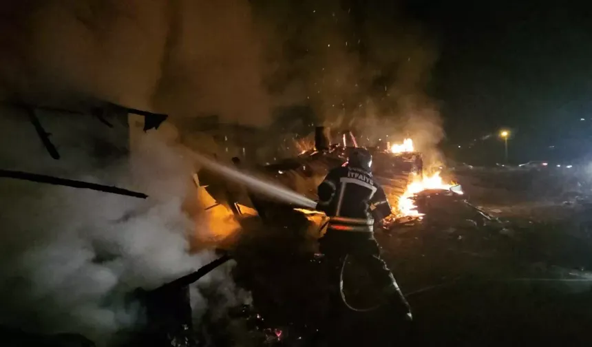 Müstakil ev yandı: 7 kişi zehirlendi