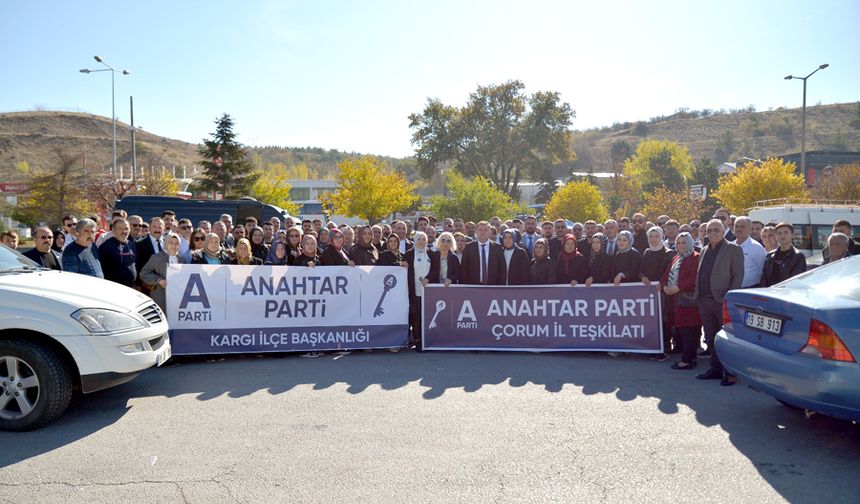 Anahtar Parti'nin kutlama programına Çorum'dan yoğun katılım