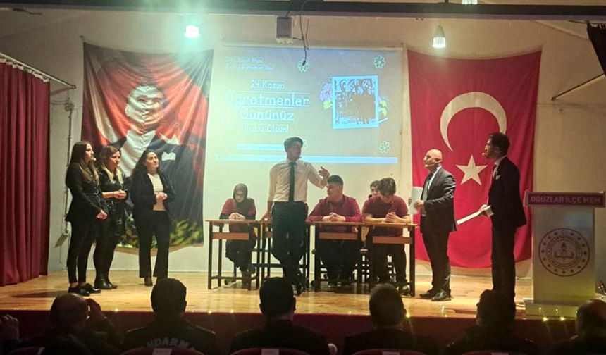 İlçelerde Öğretmenler Günü sevinci