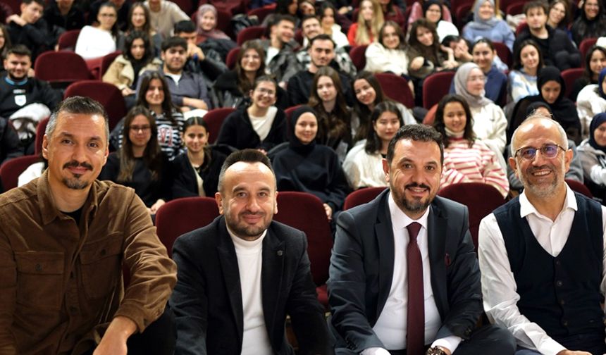 ‘Matematiğin Güler Yüzü’ öğrencilerle buluştu