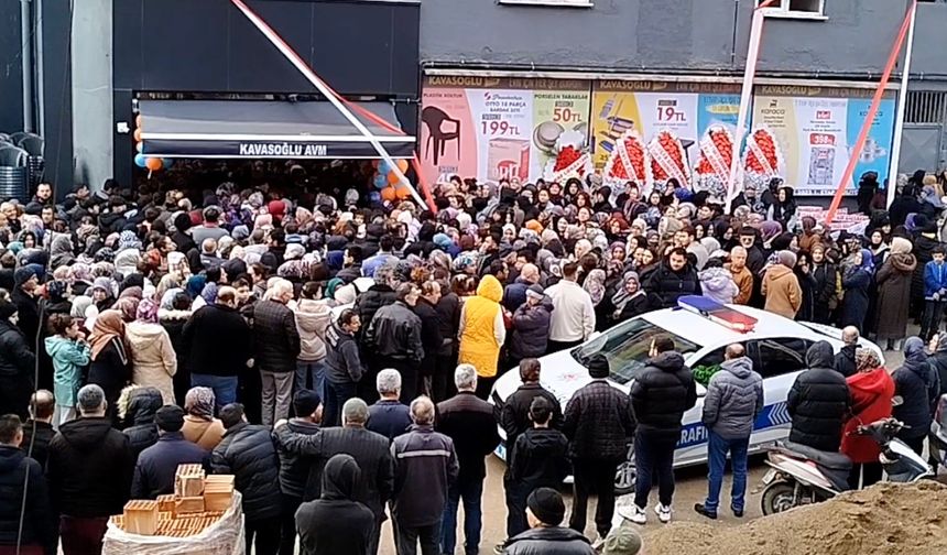 Çorum'da açılışta izdiham