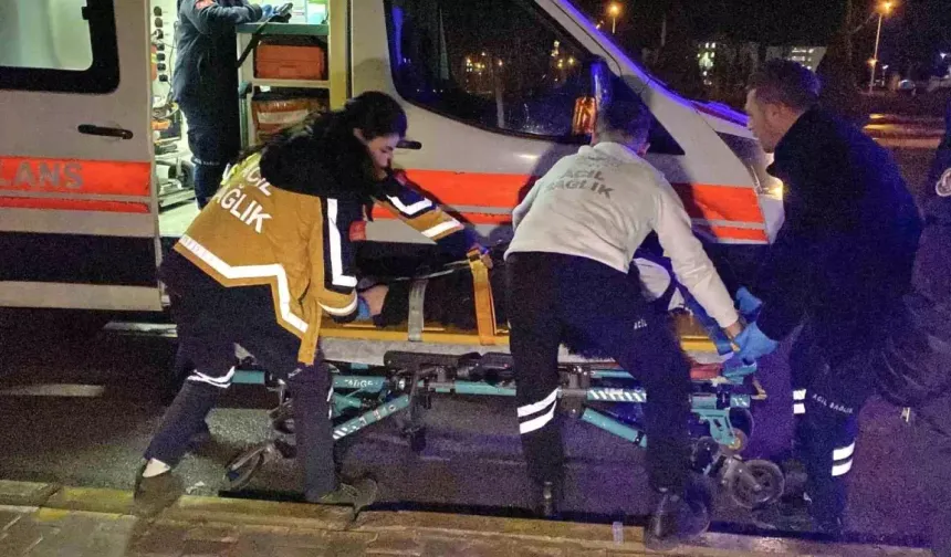 Motosiklet yayaya çarptı: 2 yaralı