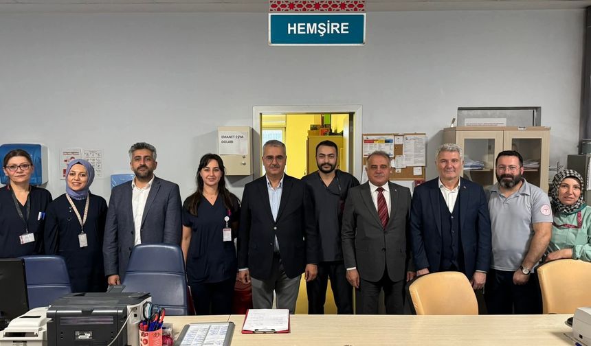 Ahlatcı'dan hastane ziyareti