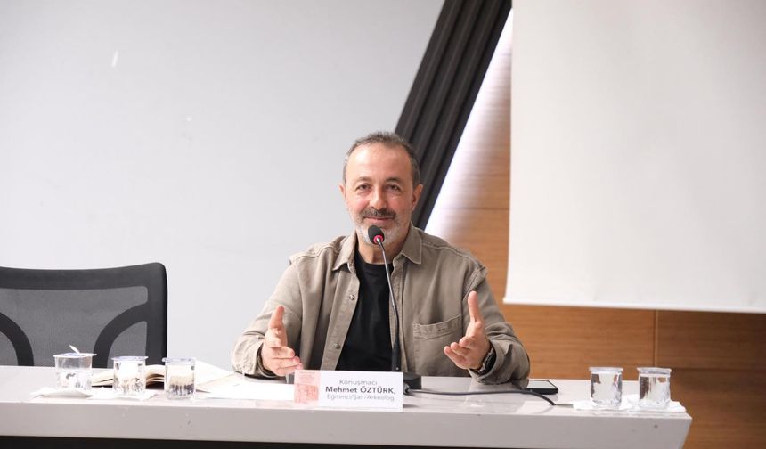 Çorumlu öğretmen "Çağdaş Edebiyat Ödülü" aldı