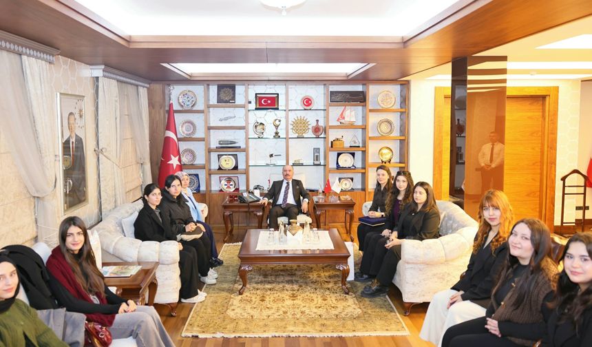 Üniversite öğrencileri Vali Çalgan'ı ziyaret etti