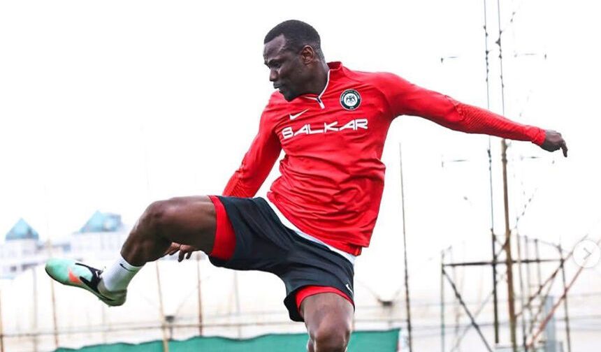 1.Lig ekibi Çorum FK'nın golcüsüne kancayı taktı