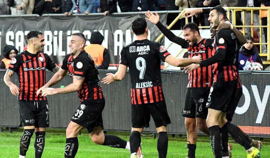 Mevkide rakipler ancak çok iyi dostlar