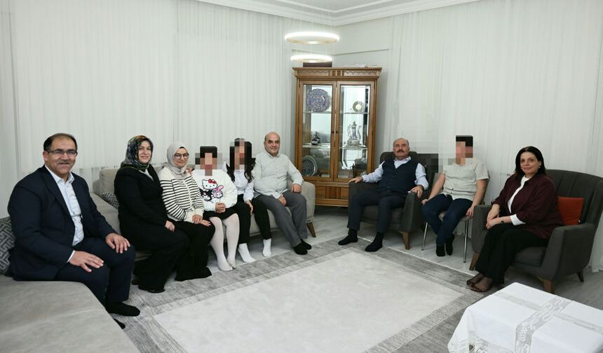 Vali Çalgan koruyucu ailenin misafiri oldu