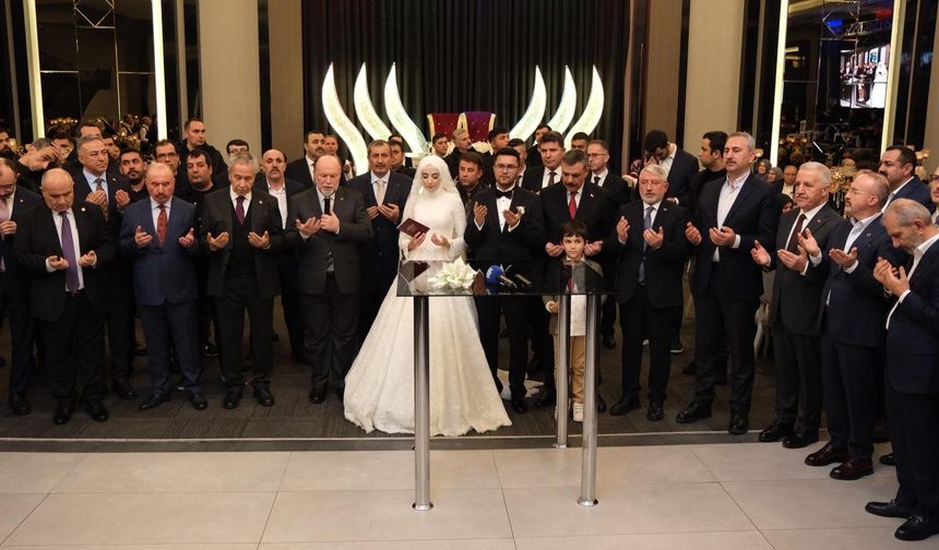 Yıldırım ve Pak ailelerinin mutlu günü