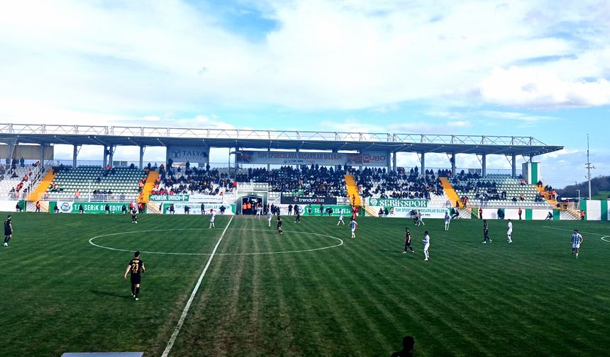 Tarlada maç mı oynanır