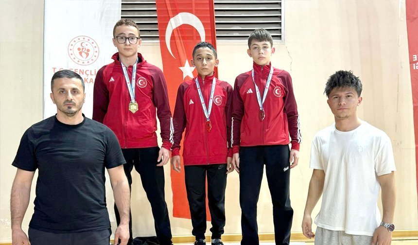 U 15 Serbest Güreş’de üç Türkiye Şampiyonası vizesi