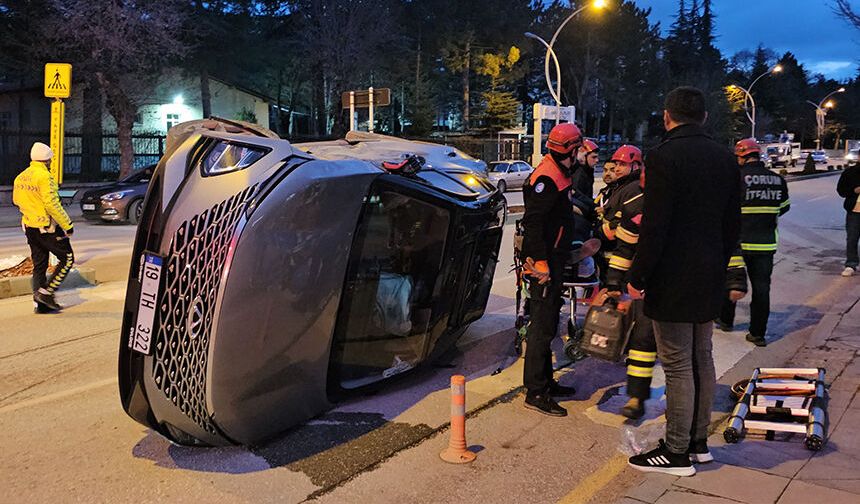 Cip ile kamyonet çarpıştı: 2 yaralı