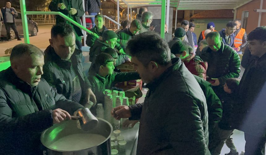 100 kilogram sıcak süt ikram edildi